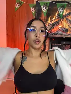 Tamara_Roberts1のライブXXXチャット