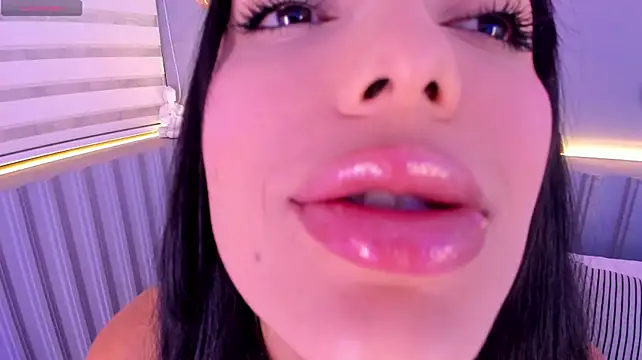 צ'אט XXX בשידור חי של stephanymonroe