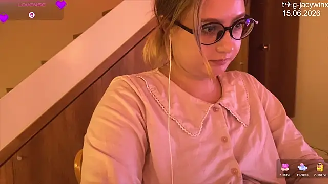 JacyWinslat Chat XXX in diretta