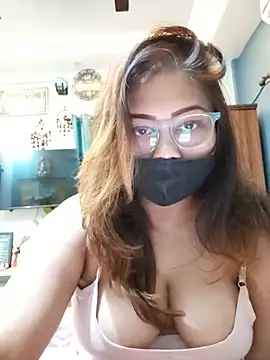 Show de Cute-mona na webcam