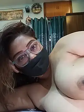 Show de Cute-mona na webcam
