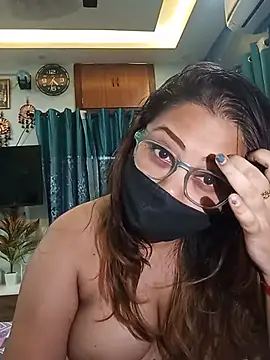 Cute-mona Show in webcam