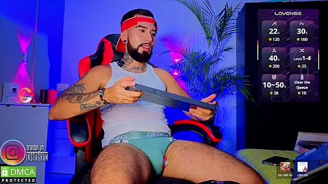 Diilanhott's Webcam Show