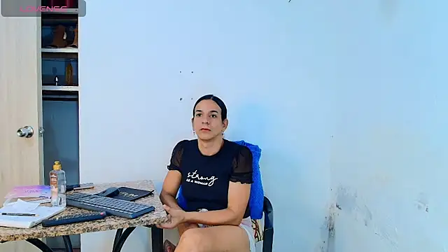 Oh_Tique: διαδικτυακό σόου στην κάμερα