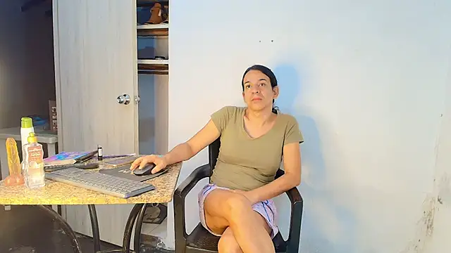 Oh_Tique's Webcam Show