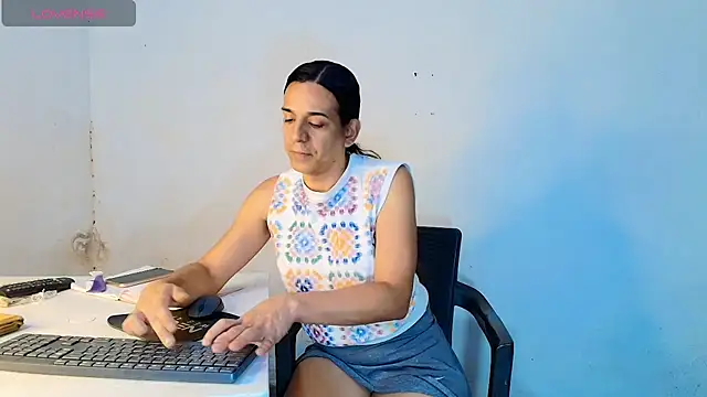 Pertunjukan Kamera Web Oh_Tique