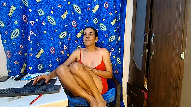 Oh_Tique Show in webcam
