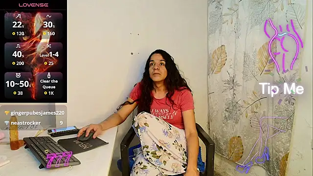 Oh_Tique Show in webcam