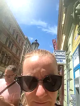Priselvis live XXX chat