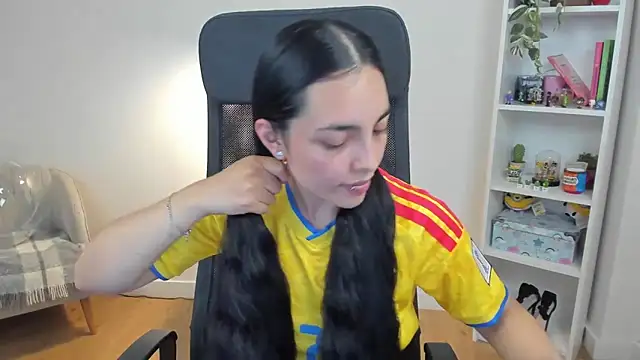 _BellaEvans_ élő XXX-chatje
