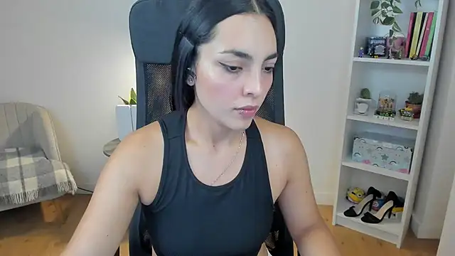 _BellaEvans_ Chat XXX in diretta