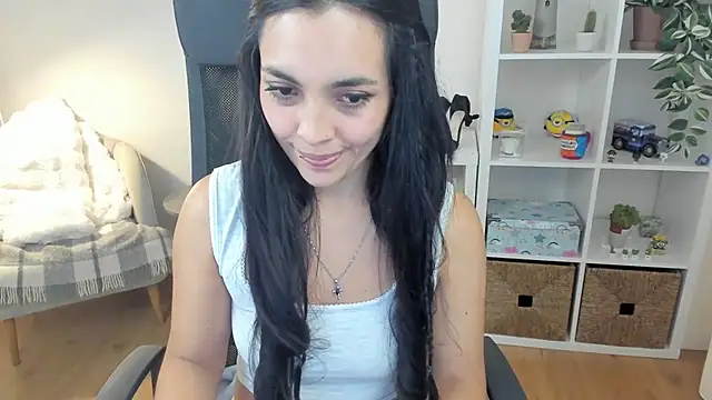 _BellaEvans_ Adlı Modelin Canlı XXX Sohbeti