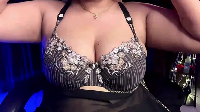 Queen_alisha 现场XXX聊天