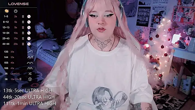 Pokazy przed kamerką – noori__hope