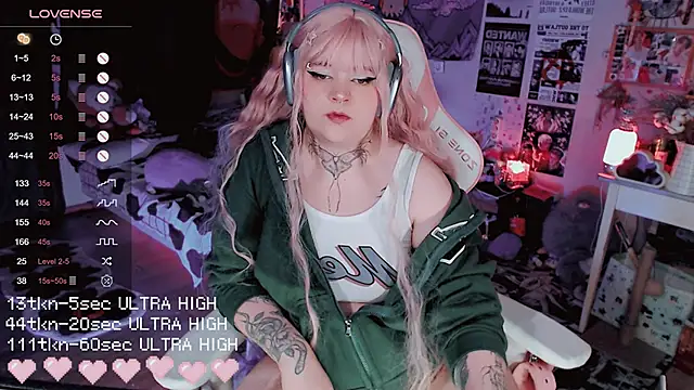 Show modela noori__hope na web-kameri