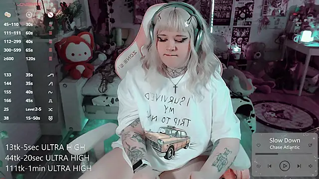 Pokazy przed kamerką – noori__hope