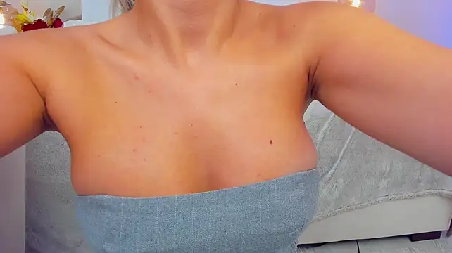 MissLoou's Webcam Show