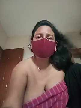 Pokazy przed kamerką – Neha-Roy