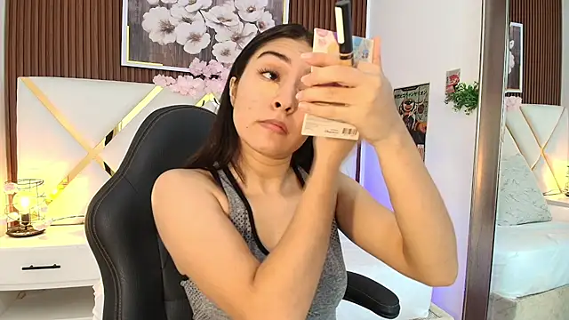 Emelie_Ch1's Webcam Show