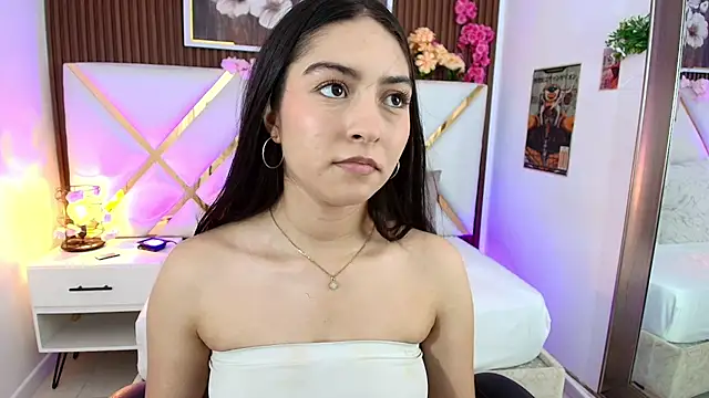 צ'אט XXX בשידור חי של Emelie_Ch1