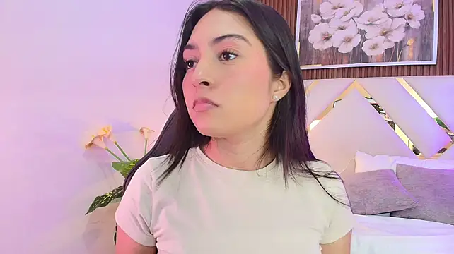 Emelie_Ch1's Webcam Show
