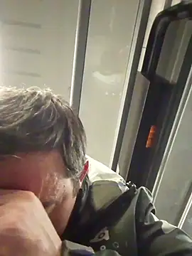 Pertunjukan Kamera Web openlegsforyou