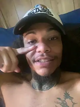 Lightskin_longdk: διαδικτυακό σόου στην κάμερα