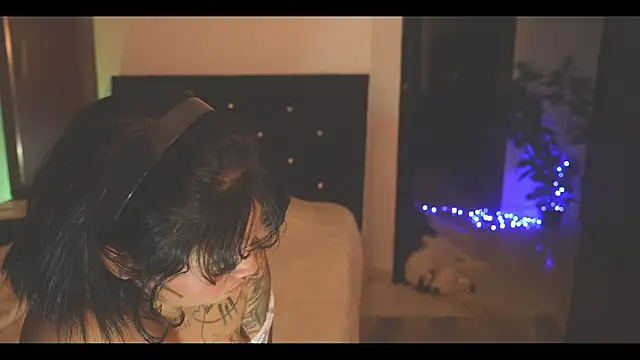 LorenRosse Show in webcam