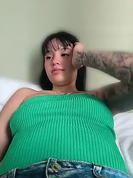 Pertunjukan Kamera Web LorenRosse