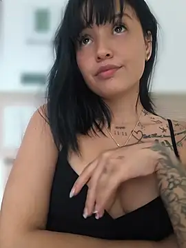 LorenRosse Show in webcam