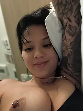 LorenRosse Show in webcam