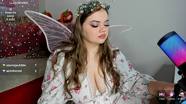 MonikaCharming Webcamshow