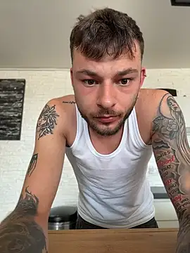inkeddenis – webcam-show