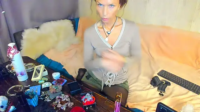 Elizabe_th – Naživo XXX chat