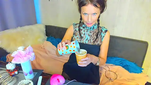 Elizabe_th XXX чат на живо