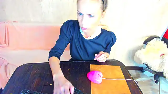 צ'אט XXX בשידור חי של Elizabe_th
