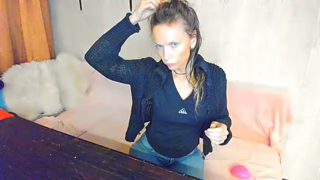 Elizabe_th Adlı Modelin Canlı XXX Sohbeti