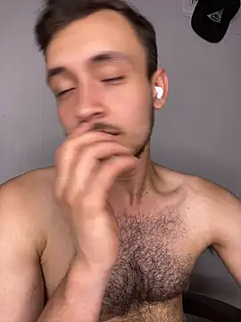 Desmond_Clark Show in webcam