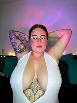צ'אט XXX בשידור חי של soofy__