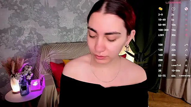 Czat XXX na żywo – hannacheekss_