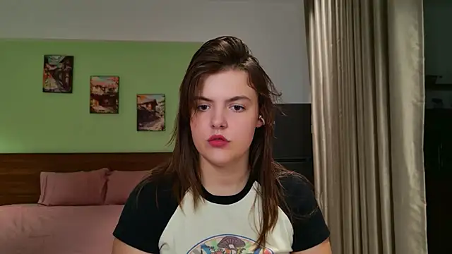 showmeparadise's Live XXX Chat