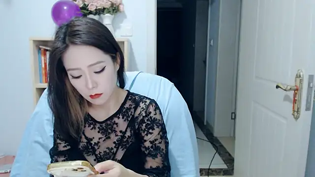 צ'אט XXX בשידור חי של SuSushi728