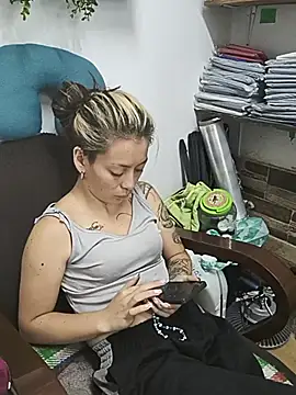 Tefannyy_ Show in webcam