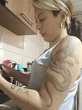 Tefannyy_: διαδικτυακό σόου στην κάμερα