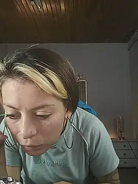 XXX chat uživo modela Tefannyy_