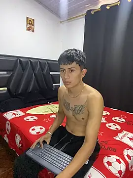 Show modela Fernando_Official na web-kameri