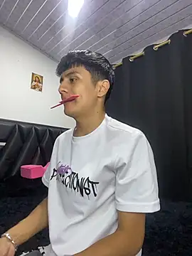 Fernando_Official Adlı Modelin Web Kamerası Şovu