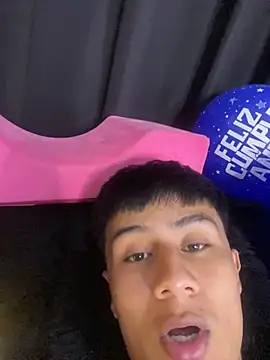 Show modela Fernando_Official na web-kameri