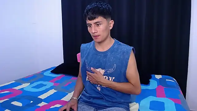 Show modela Fernando_Official na web-kameri