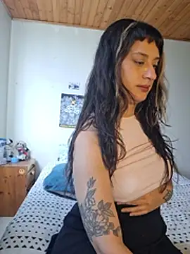 Distraxionn Live XXX chat